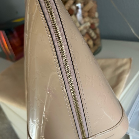 Authentic Louis Vuitton Alma Vernis Gm - Picture 5 of 16